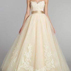 Lázaro wedding dress size 2